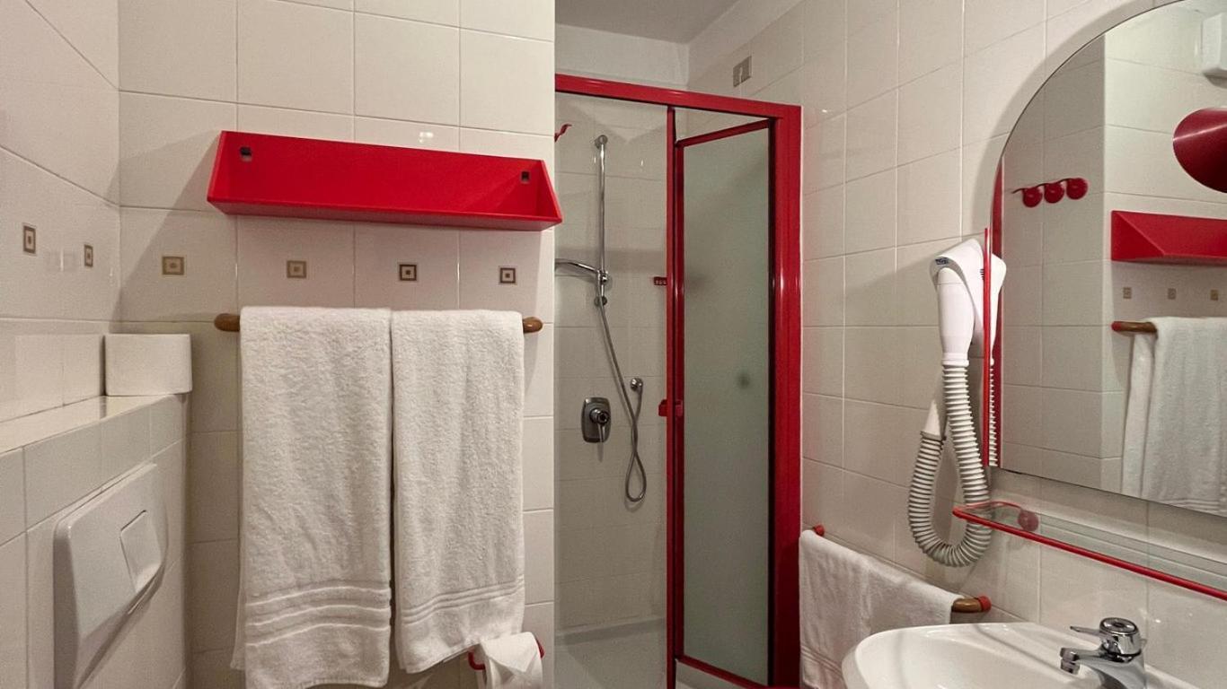 מדונה די קמפיליו Hotel La Baita מראה חיצוני תמונה
